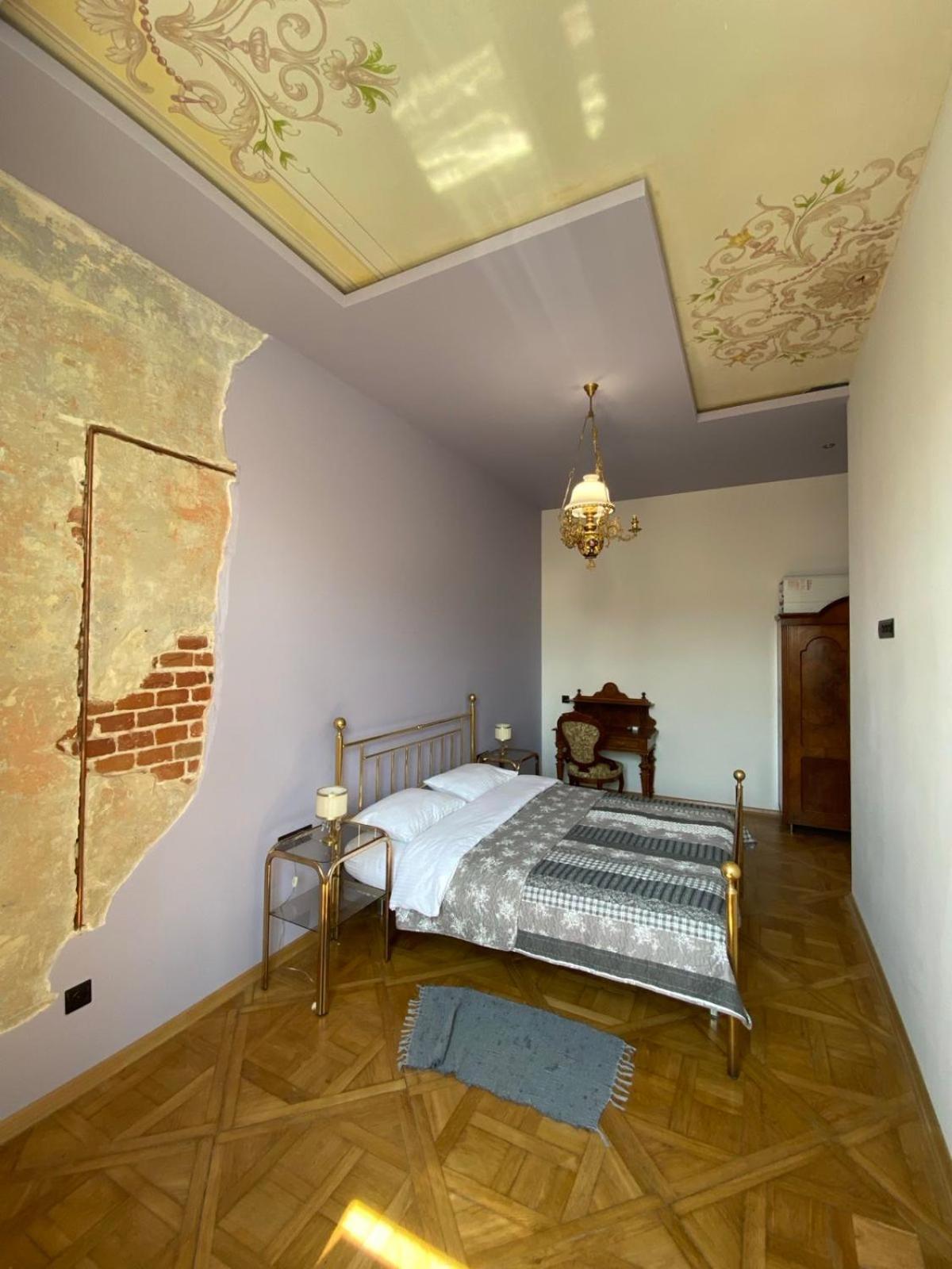3 Bedrooms Apartment On Nasypna 3 Lviv Luaran gambar