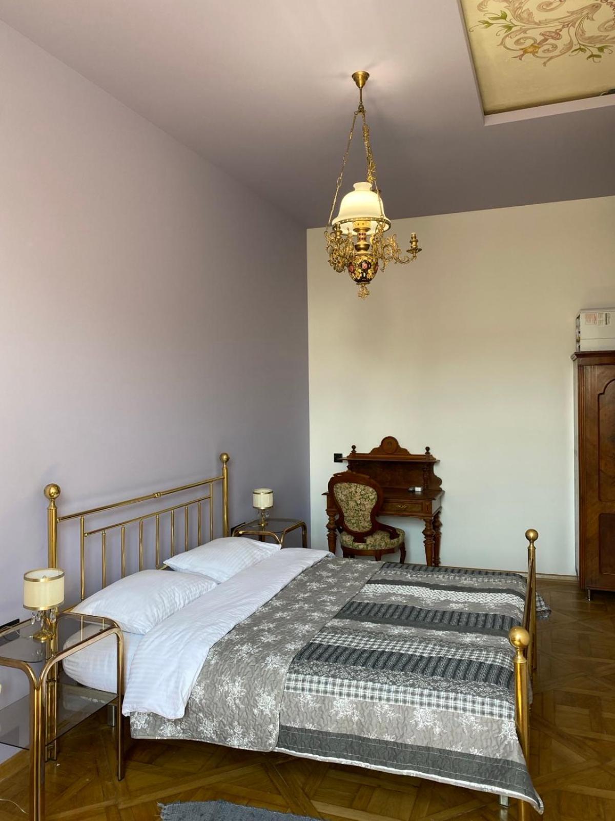 3 Bedrooms Apartment On Nasypna 3 Lviv Luaran gambar
