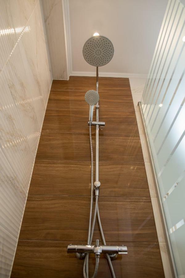 3 Bedrooms Apartment On Nasypna 3 Lviv Luaran gambar